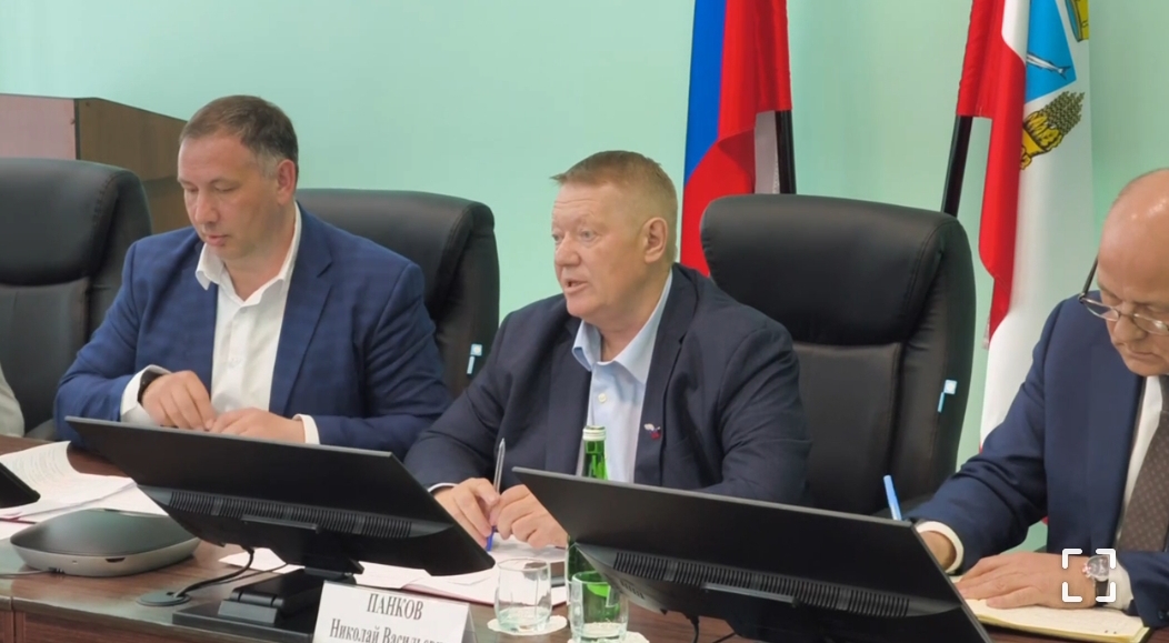 Панков решает коммунальные проблемы жителей Ртищева Панков решает коммунальные проблемы жителей Ртищева